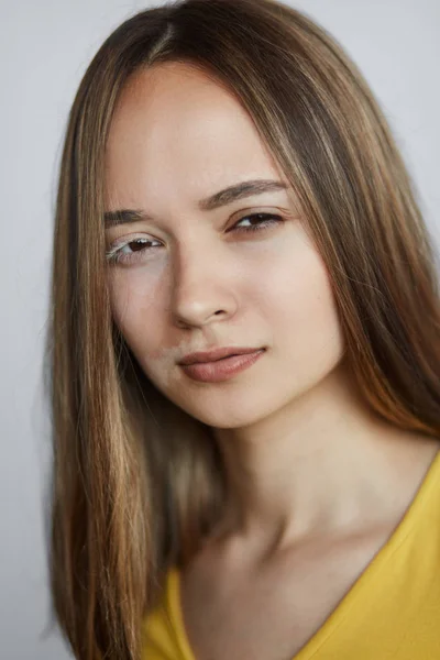 Attractive girl suffers from various chronic disease — Stock Photo, Image