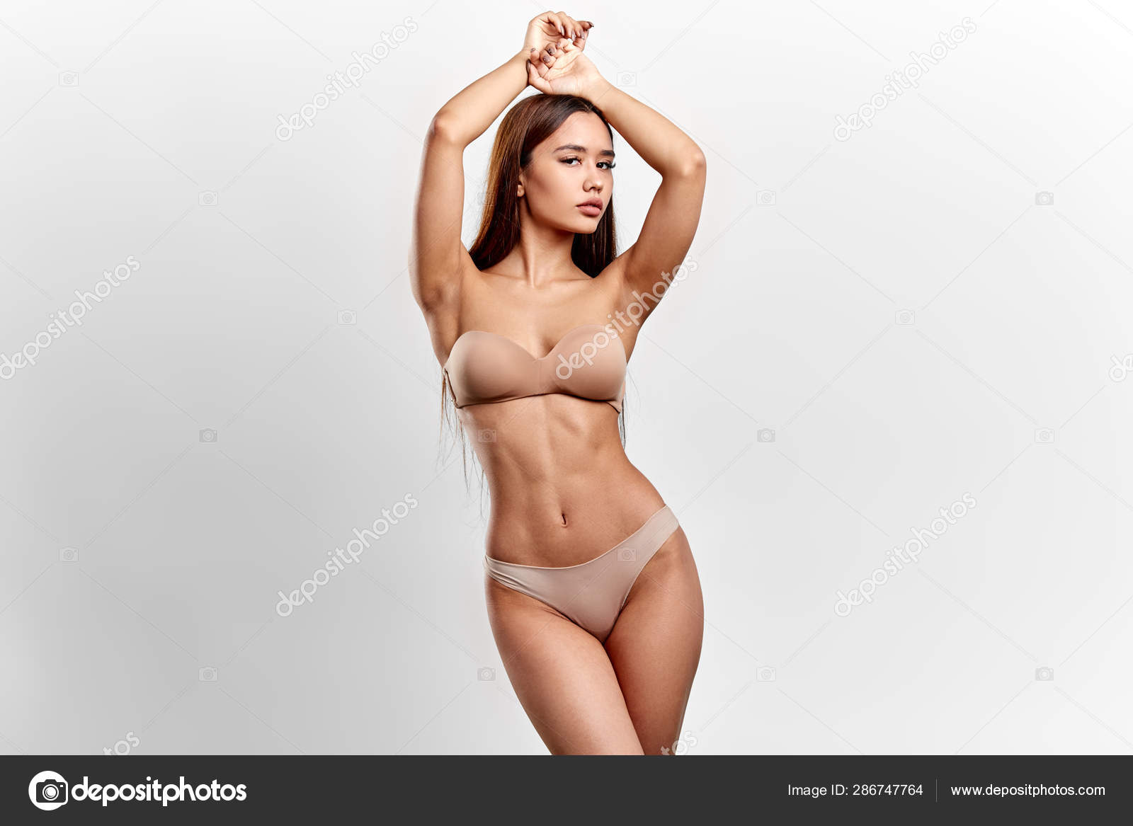 young muscled nudist girl 