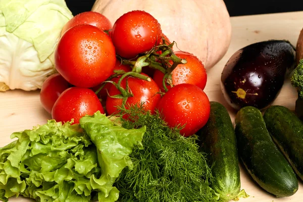 Close up view of clean raw organic vegetables with water drops — Stock Photo, Image