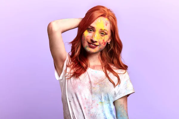 Úžasná dívka vylila barvy — Stock fotografie