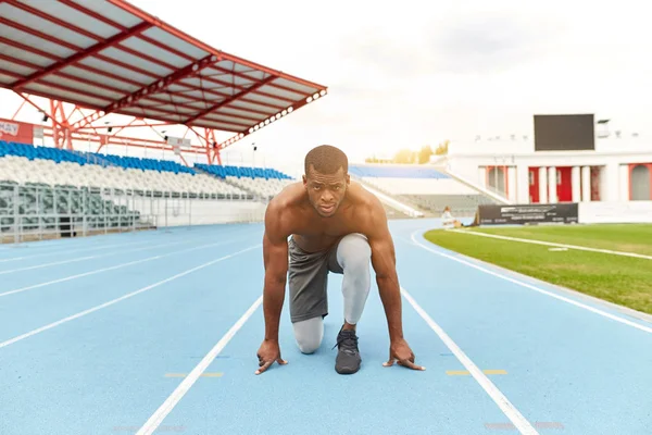Serious sportsman concentrted on training process — Stock Photo, Image