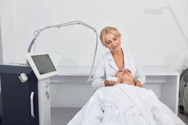insanları gençleştirmeye yardımcı olan etkili spa tedavisi