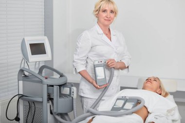 sarışın doktor kilo kaybı için araç reklam