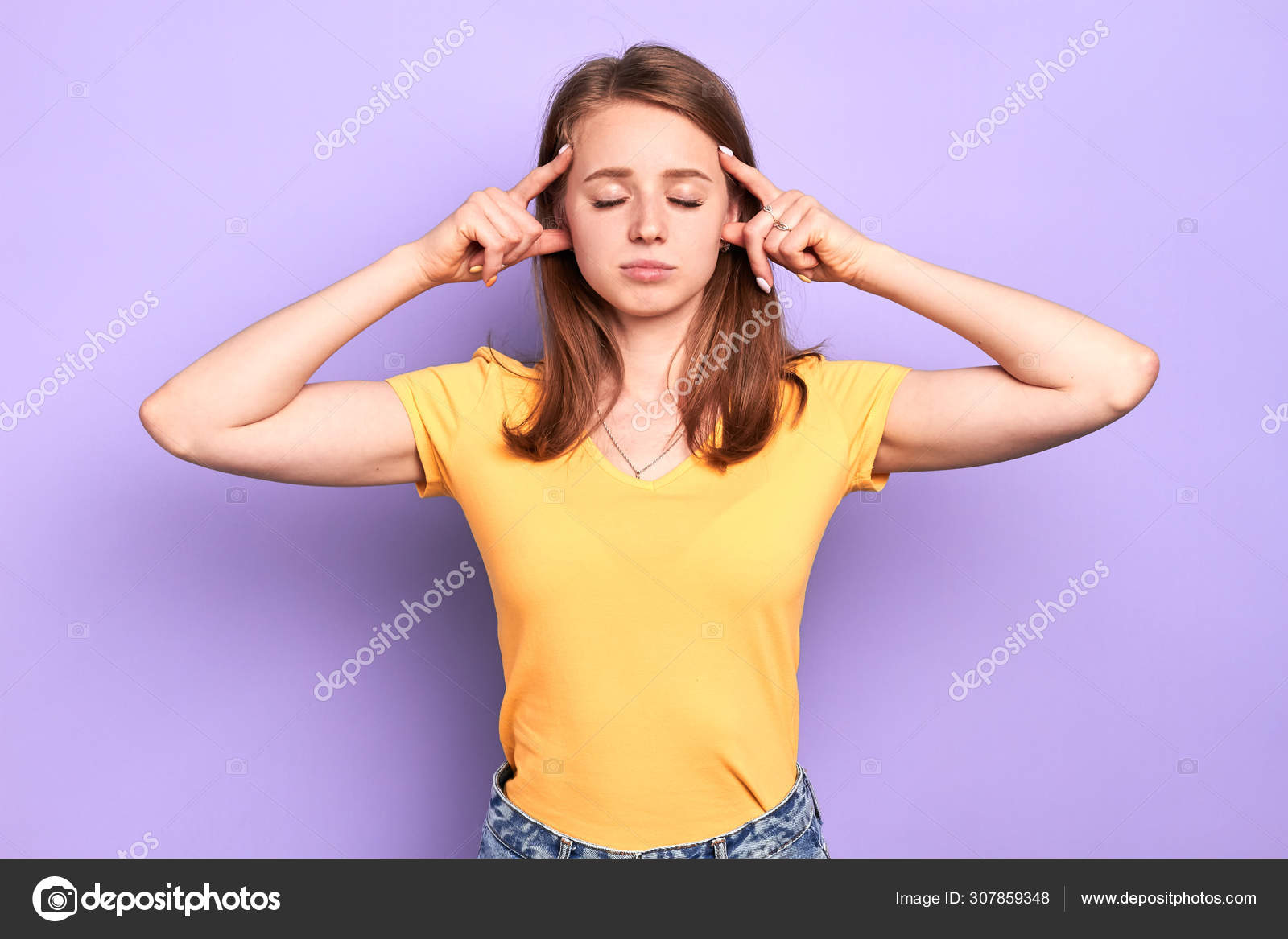 Пытается успокоиться. Общение людей. Стрессоустойчивость. Фото чтобы успокоиться. Я справляюсь со стрессом.