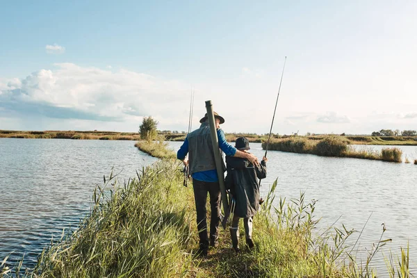 Prima bordata di pesca di padre e figlio — Foto Stock