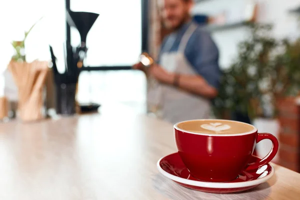 ホットコーヒーと美しいカップ — ストック写真