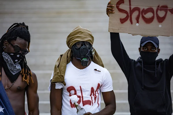 Чернокожие люди устали молчать, они хотят справедливости в США — стоковое фото