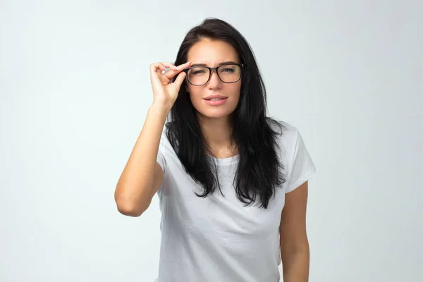 Awessome flicka med dålig syn — Stockfoto
