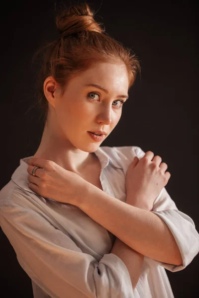 Studio portrait of tender young woman with beautiful eyes and lo — Stock Photo, Image