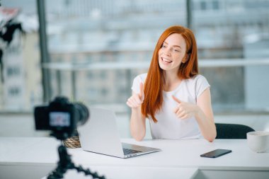 Bloglama, teknoloji, video blogu, kitle iletişim araçları ve insan kavramı