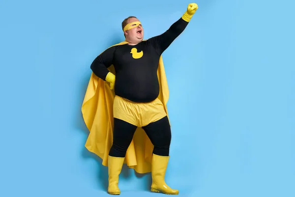 Fantástico superhéroe gordo es defensor del universo —  Fotos de Stock