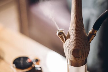 Görüntüyü kapat. tüten nargile makinesi