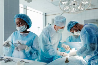 Organ nakli ya da nakli yapan deneyimli doktorlar