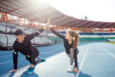 Başlangıçtan önce yakın arkadaşlar