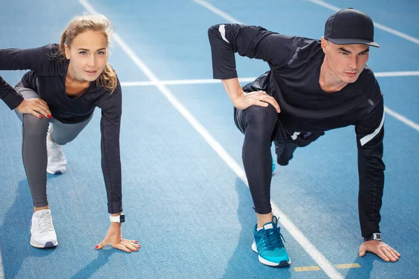 Confident good looking young people are going to run — Stock Photo, Image