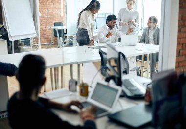 Tecrübe ile paylaşan bir grup aktif yönetici