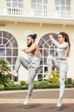 Park 'ta Mutlu Çiftler Egzersizi