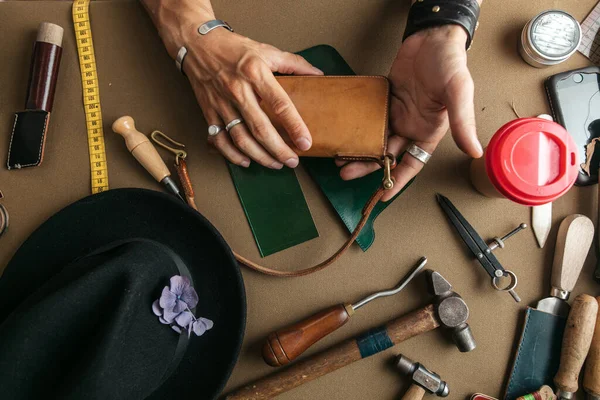 Genuine leather craft production with DIY tools — Stock Photo, Image