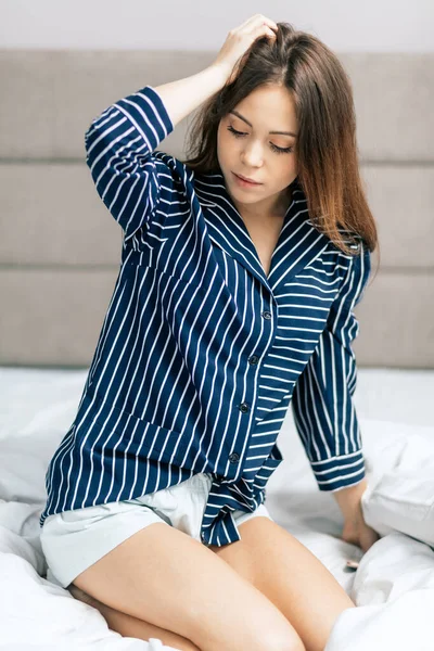 Girl with tender look posing to the camera — Stock Photo, Image