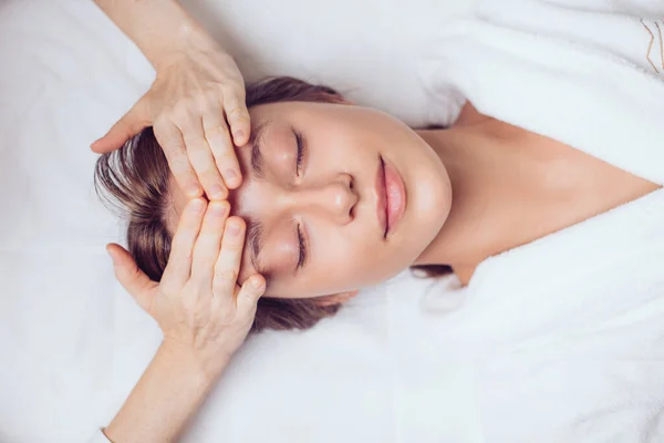 Recreation. healing concept. calm awesome pretty girl on the massage bed — Stock Photo, Image