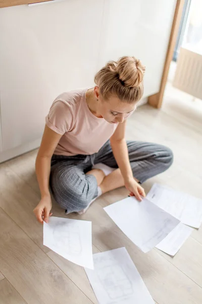 Ambitious architector working at home — Stock Photo, Image