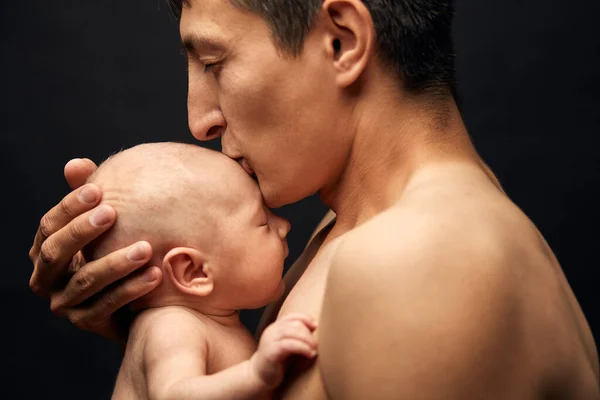 Babák születése. csodálatos gyermekkoncepció — Stock Fotó