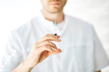 Aşılama aşısı. Güçlü bir aşı. grip aşısı.