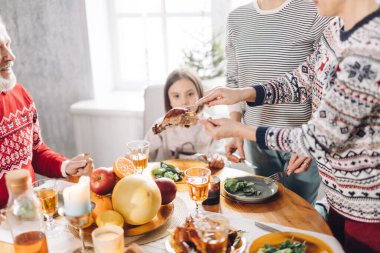 Aile reisi için ilk parça et.