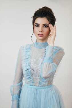 Prenses gibi güzel bir kız.