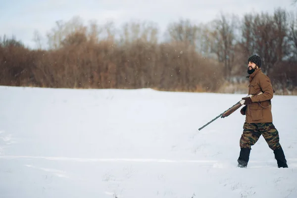 Jakt på en fin varm vinterdag — Stockfoto