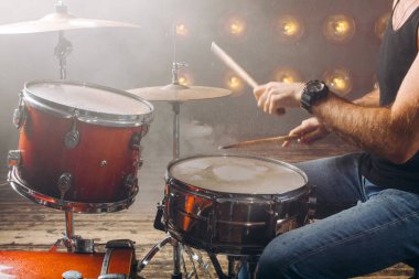 Müzik yaratma süreci. yaratıcı sesler.