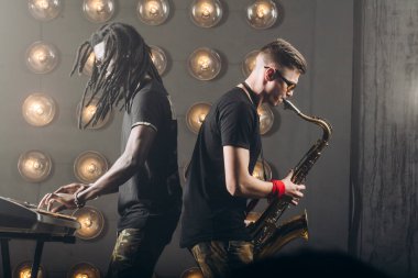 Rahatlatıcı rock 'n roll müziği. retro biçimi.