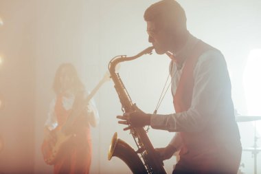 solo repertuar. Orkestralar. jazz karışımları.