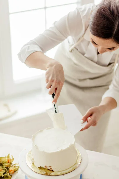 Cómo conseguir un pastel suave —  Fotos de Stock