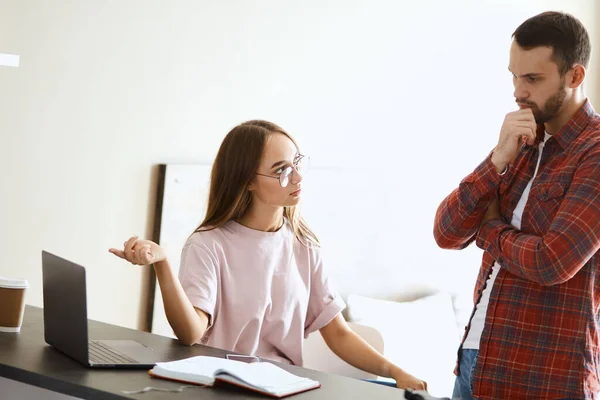 Retrato de problemas de resolución de pareja — Foto de Stock