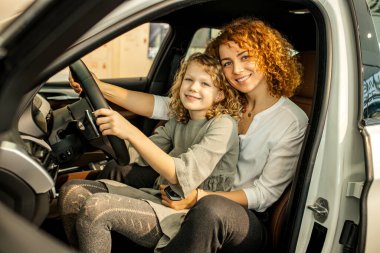 Yeni otomobilin genç sahipleri