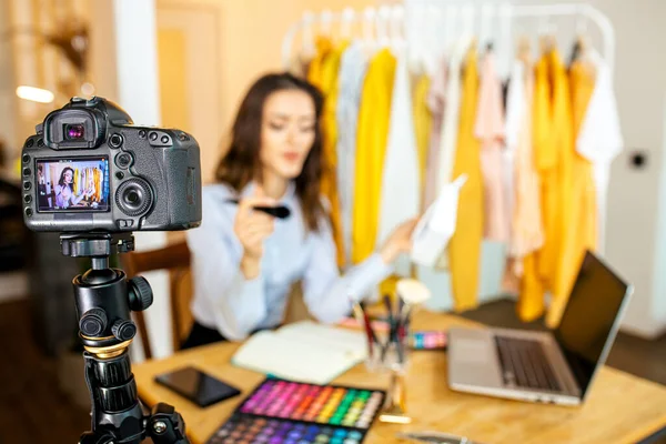 Kafkasyalı genç güzellik blogcusunun yayını