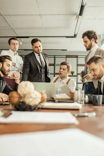 Lluvia de ideas del personal de negocios —  Fotos de Stock