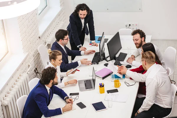 Vista superior sobre el co-trabajo empresarial —  Fotos de Stock