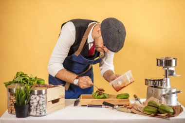 Aşçılık atölyesi, lezzetli hamburgerler..
