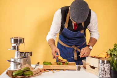 Aşçılık atölyesi, lezzetli hamburgerler..