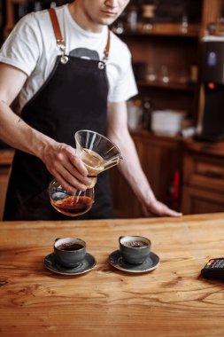 Bir çift için lezzetli kimya kahvesi.