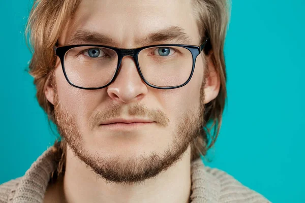 Pleasant man in glasses. close up cropped photo. — Stock Photo, Image