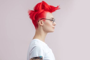 Güzel bir hipster dövmesi profili.