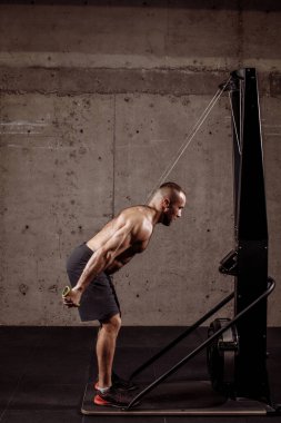 Kas gücünüzü sağlamlaştırmak için etkili egzersizler.