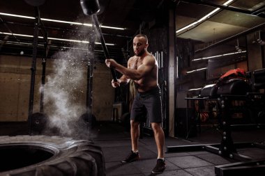 sihirli balyoz darbesi.