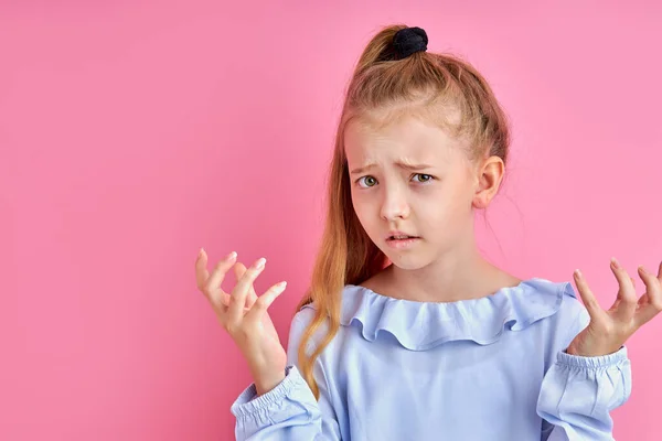 Menina é mal-entendido algo — Fotografia de Stock