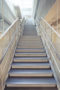 Modern binada merdiven. 