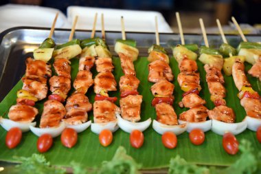 Barbekü sopa üzerinde ızgara. Barbekü ızgara.