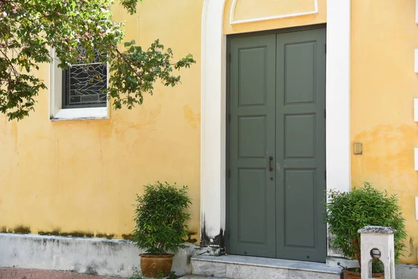 Винтажная Дверь Старом Здании — стоковое фото